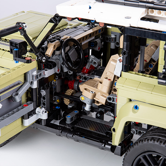 LAND ROVER ANUNCIA COLABORACIONES CON MUSTO Y LEGO EN LA PRESENTACIÓN MUNDIAL DEL NUEVO DEFENDER